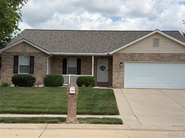 1042 Illinois Avenue , Waterloo, IL 62298