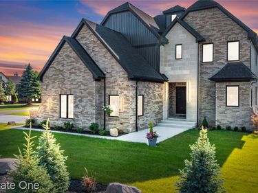 5321 Rochester Road, Troy, MI 48058