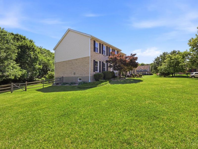 9581 Semaphore Court, West Chester, OH 45069 Photo 2