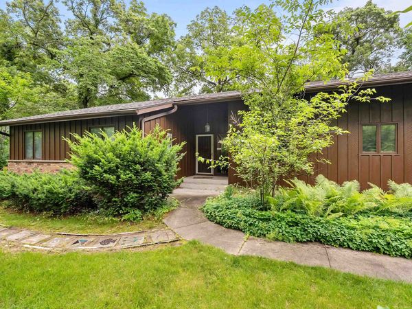 7762 SINGING BIRD Circle, ROSCOE, IL 61073