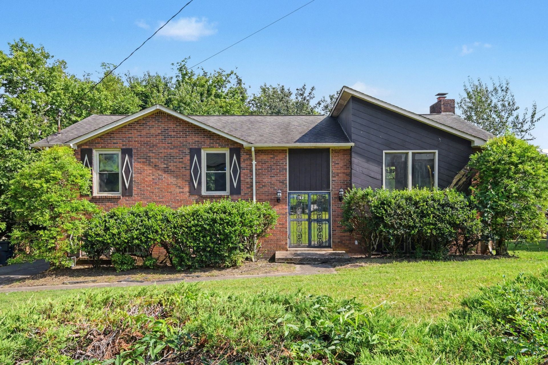 4301 Golden Hills Dr, Nashville, TN 37218 Main Photo