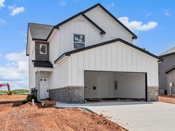 2697 Brewster Dr , Clarksville, TN 37042