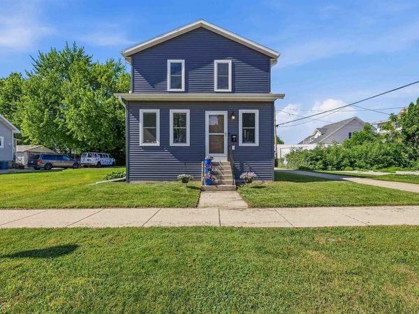 15 W BANK STREET, Fond Du Lac, WI 54935