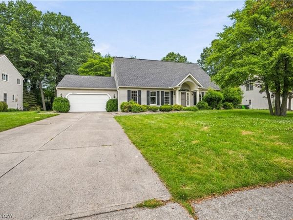 32336 Redwood Boulevard , Avon Lake, OH 44012