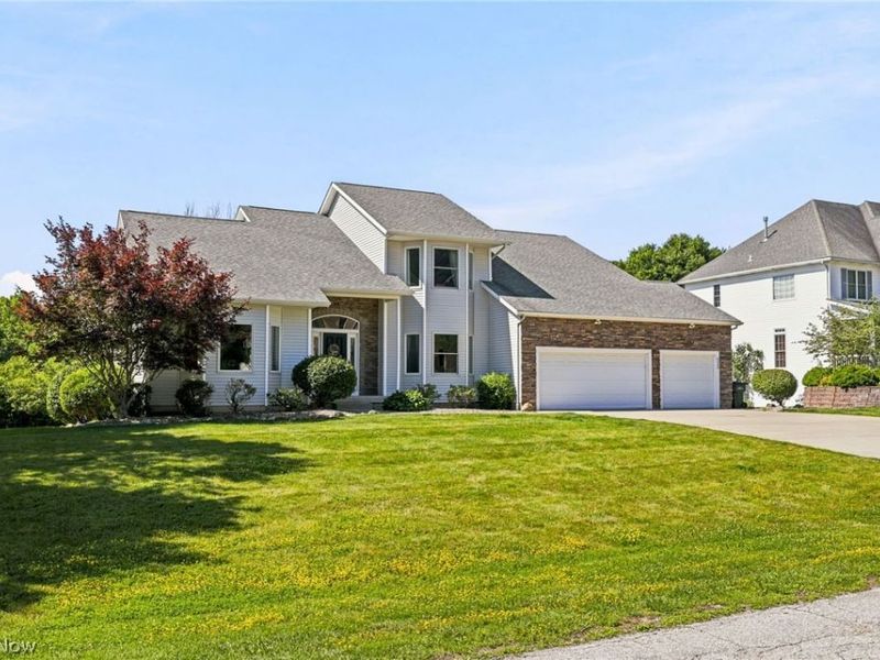 522 Tanglewood Trail, Cuyahoga Falls, OH 44223 Photo 3