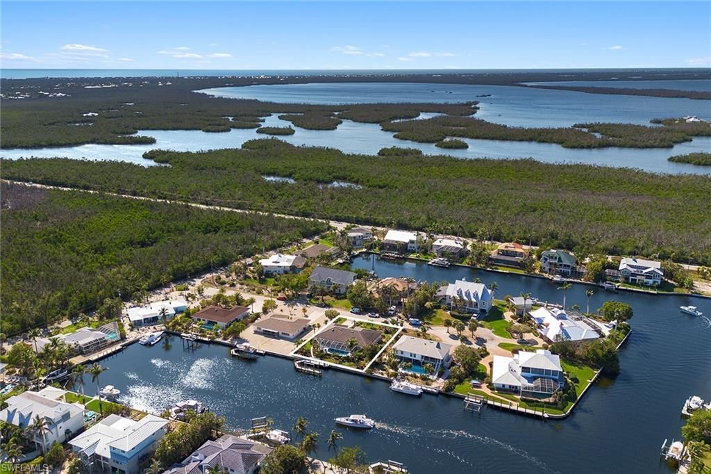 1674 Sabal Palm Dr, Sanibel, FL 33957 Photo