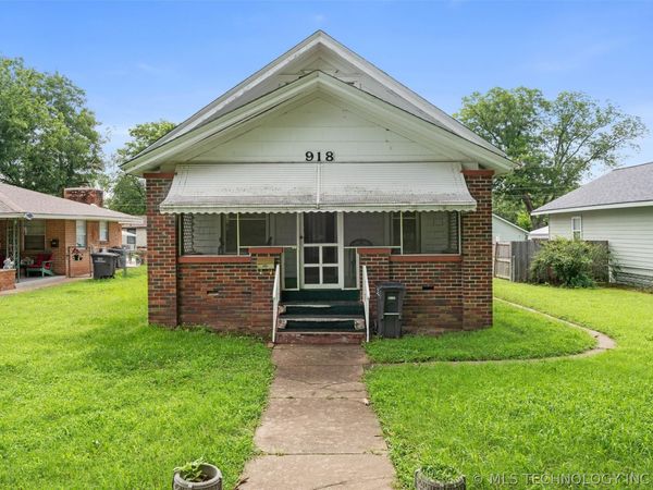 918 SE Delaware Avenue , Bartlesville, OK 74003