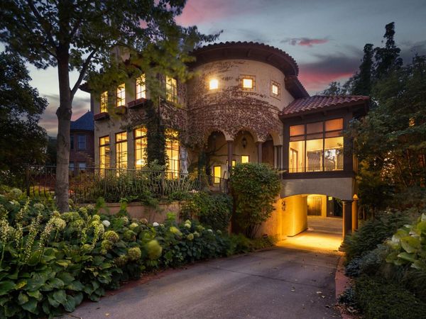 1700 Kenwood Parkway, Minneapolis, MN 55405