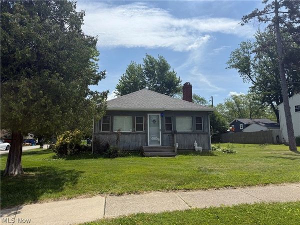 6011 Reynolds Road , Mentor on the Lake, OH 44060