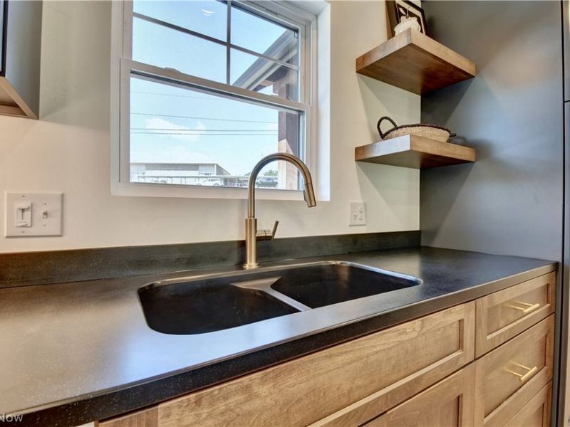 821 SW Miller Avenue, Sugarcreek, OH 44681 Photo 10