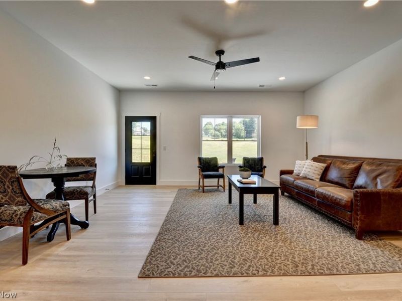 821 SW Miller Avenue, Sugarcreek, OH 44681 Photo 12