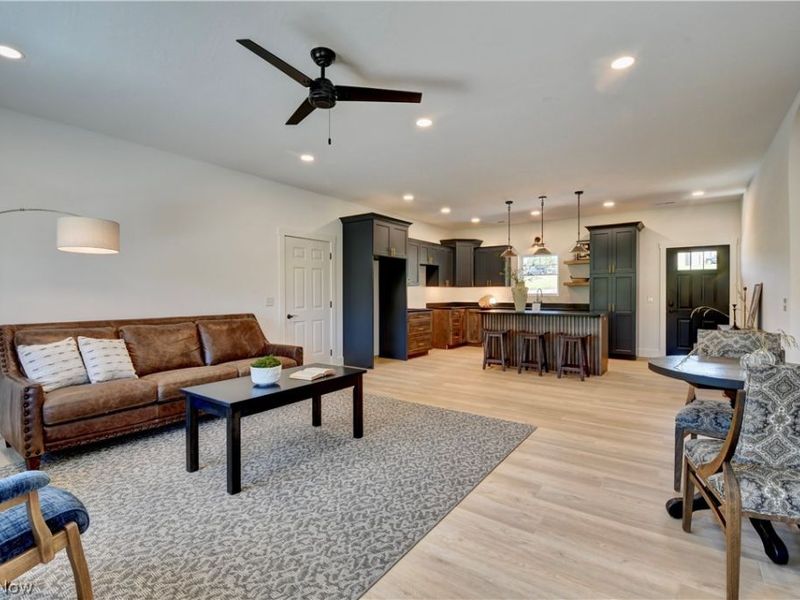 821 SW Miller Avenue, Sugarcreek, OH 44681 Photo 13
