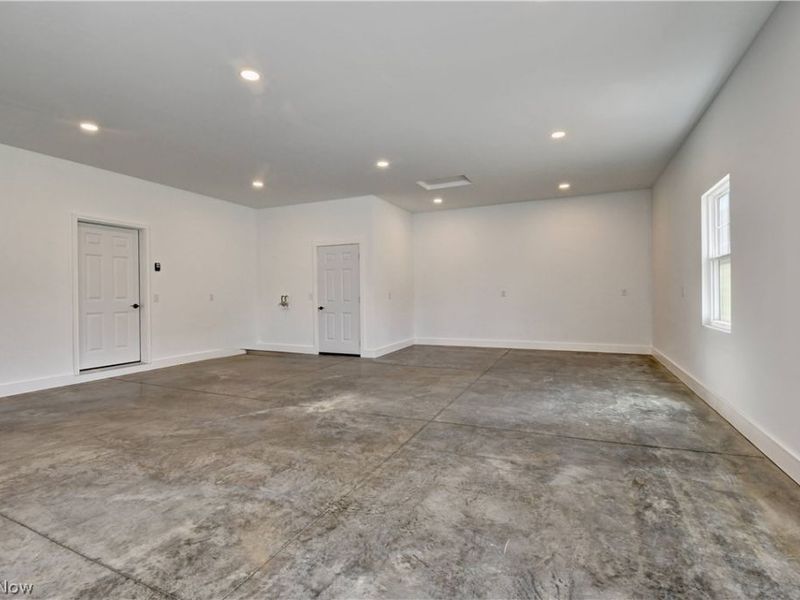 821 SW Miller Avenue, Sugarcreek, OH 44681 Photo 23