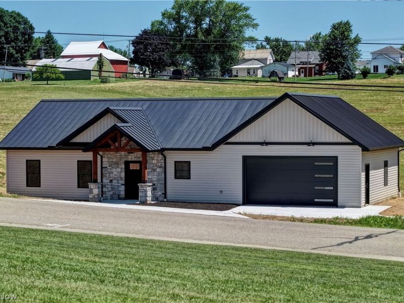 821 SW Miller Avenue, Sugarcreek, OH 44681 Photo 32