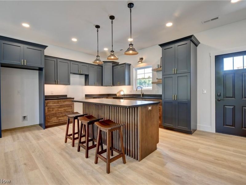821 SW Miller Avenue, Sugarcreek, OH 44681 Photo 6