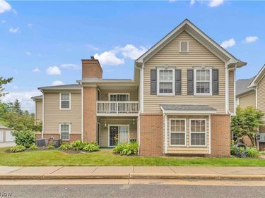 3367 Lenox Village Drive, Fairlawn, OH 44333