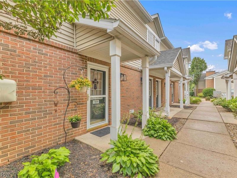 3367 Lenox Village Drive, Fairlawn, OH 44333 Photo 4
