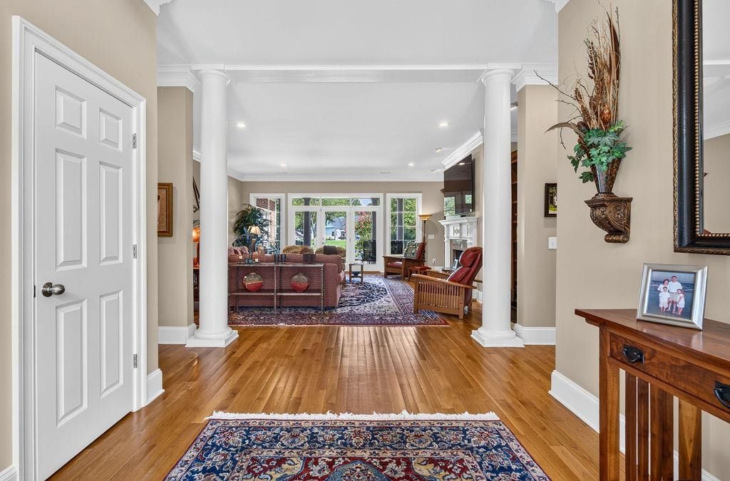 62 Caretaker Ln. Photo 6