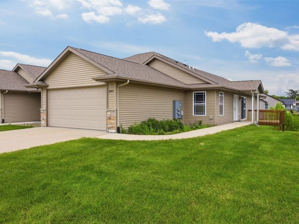 2403 Snapdragon Circle SW, Cedar Rapids, IA 52404