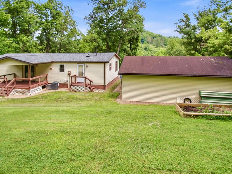 18850 Harl Weiller Road, Caldwell, OH 43724 Photo 9