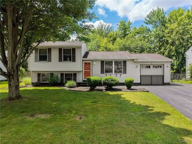 8185 Capricorn Drive, Liverpool, NY 13090