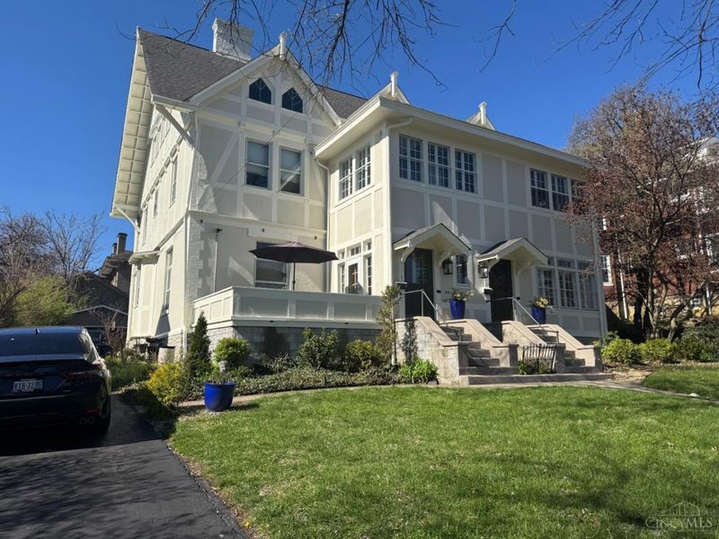 969 Marion Avenue, Cincinnati, OH 45229 Photo 2