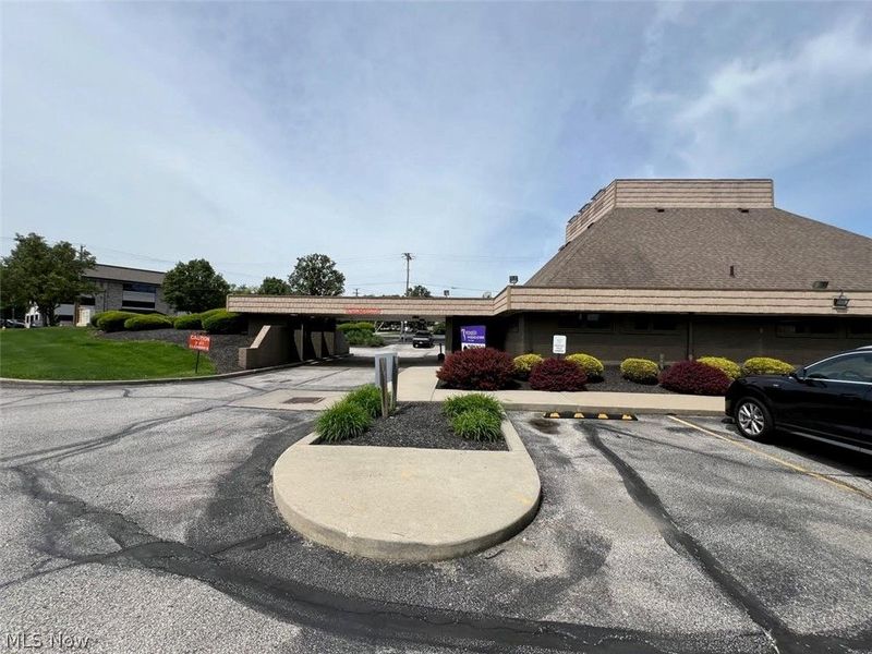 2651 W Market Street, Fairlawn, OH 44333 Photo 7