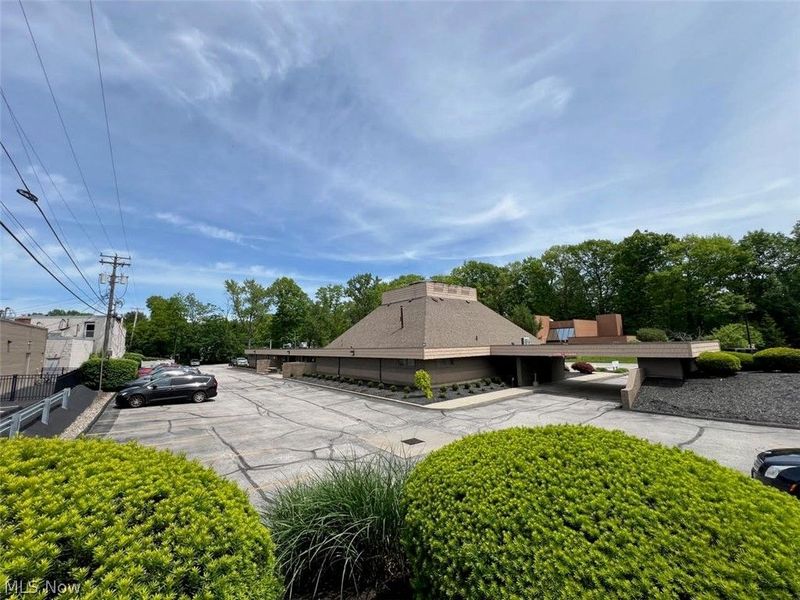 2651 W Market Street, Fairlawn, OH 44333 Photo 9