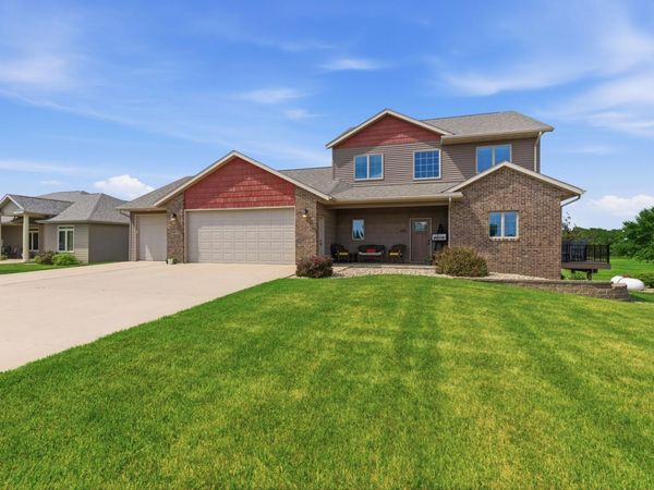605 E 2nd Avenue, Beaver Creek, MN 56116