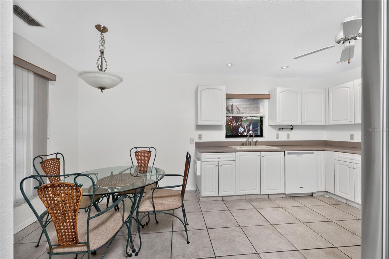 11215 SW Courtney Drive , Lake Suzy, FL 34269 Photo