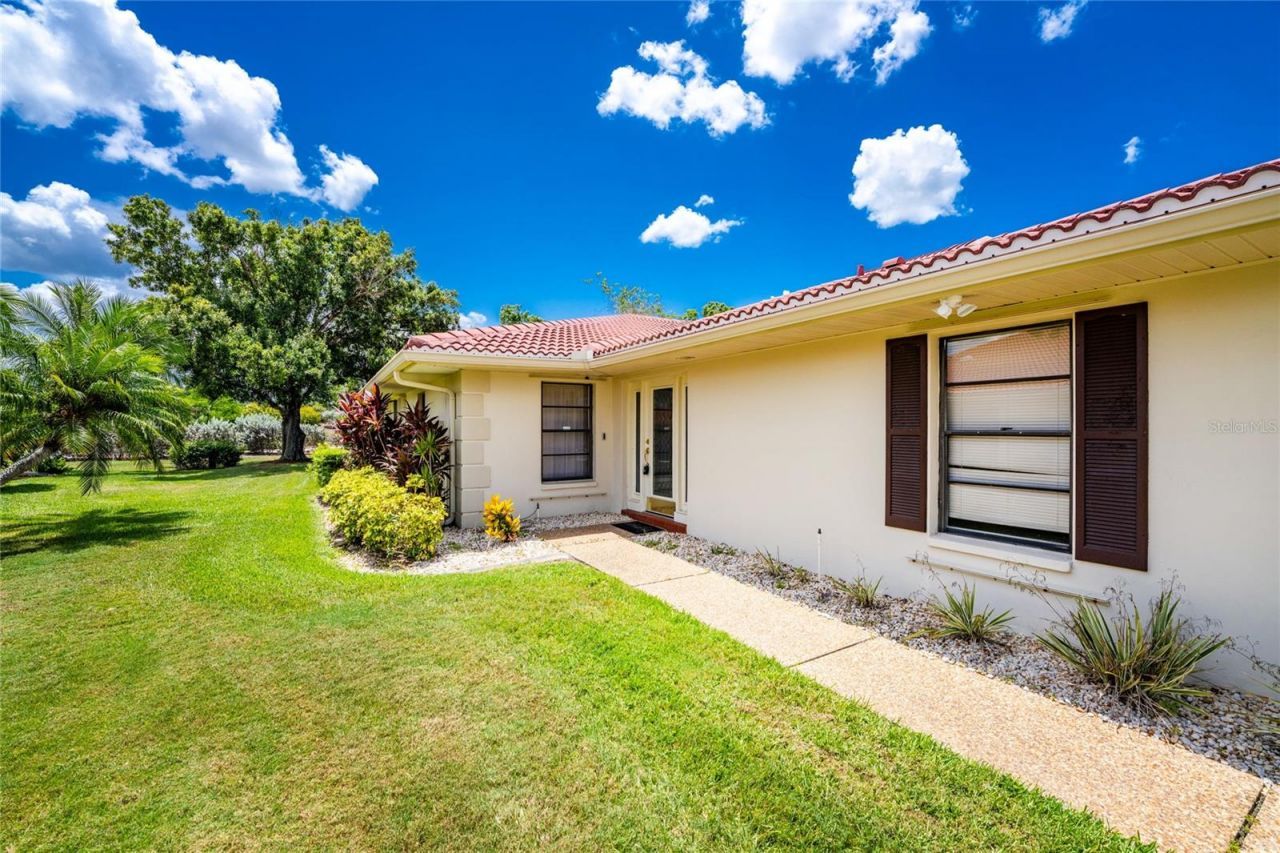 11215 SW Courtney Drive , Lake Suzy, FL 34269 Photo