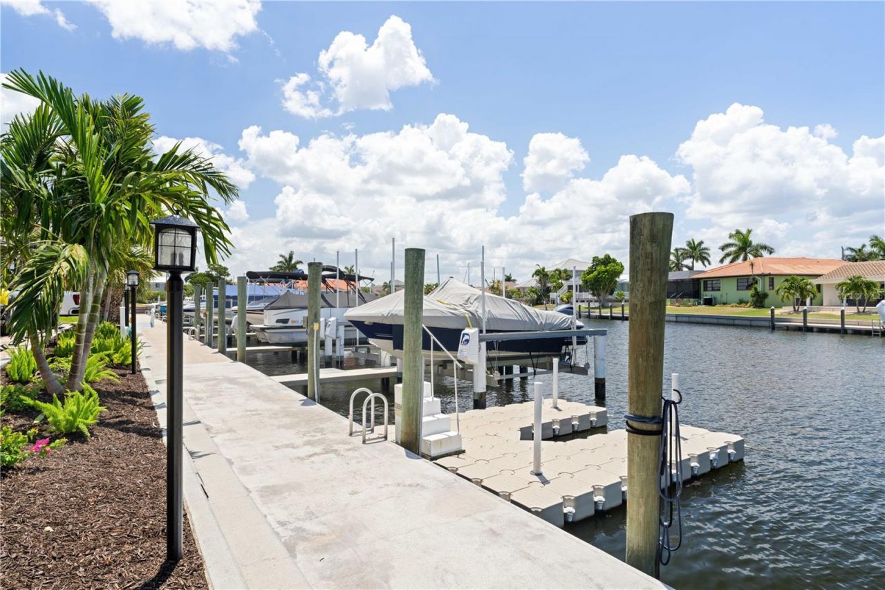 1 Colony Point Drive , Unit 15B, Punta Gorda, FL 33950 Photo