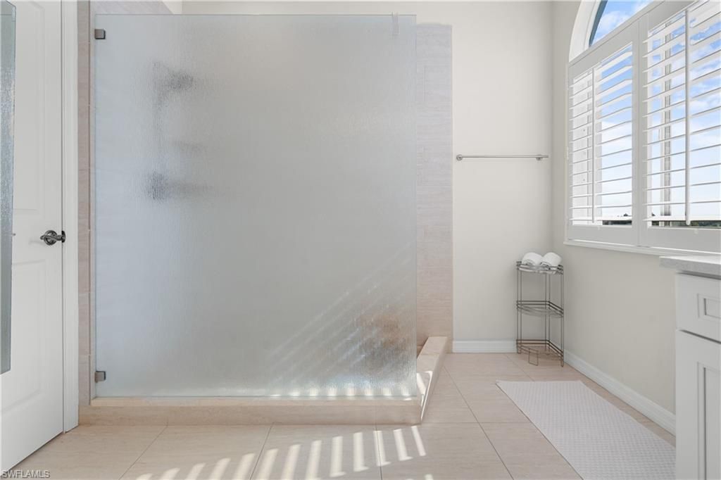 1540 Clermont Dr , Unit F403, Naples, FL 34109 Photo