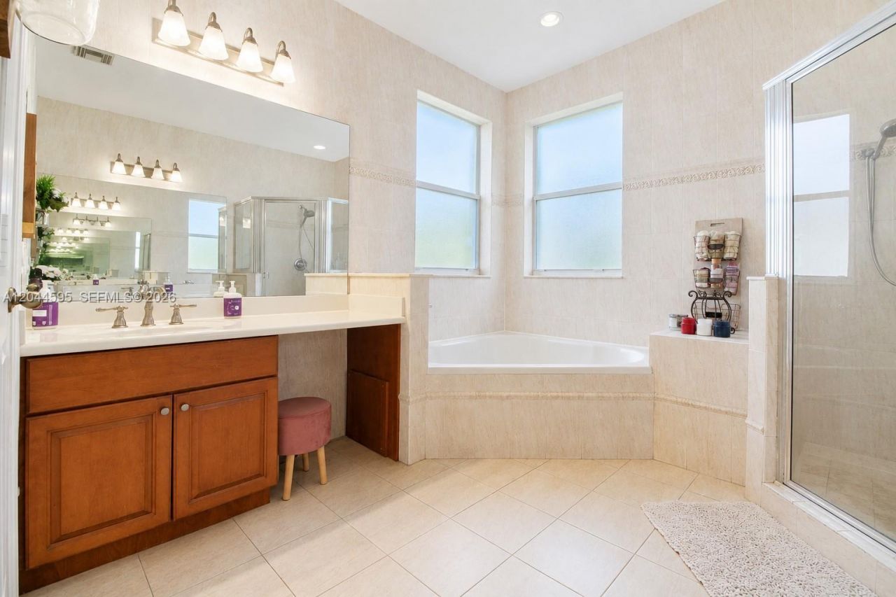 13989 SW 155th Ter , Miami, FL 33177 Photo
