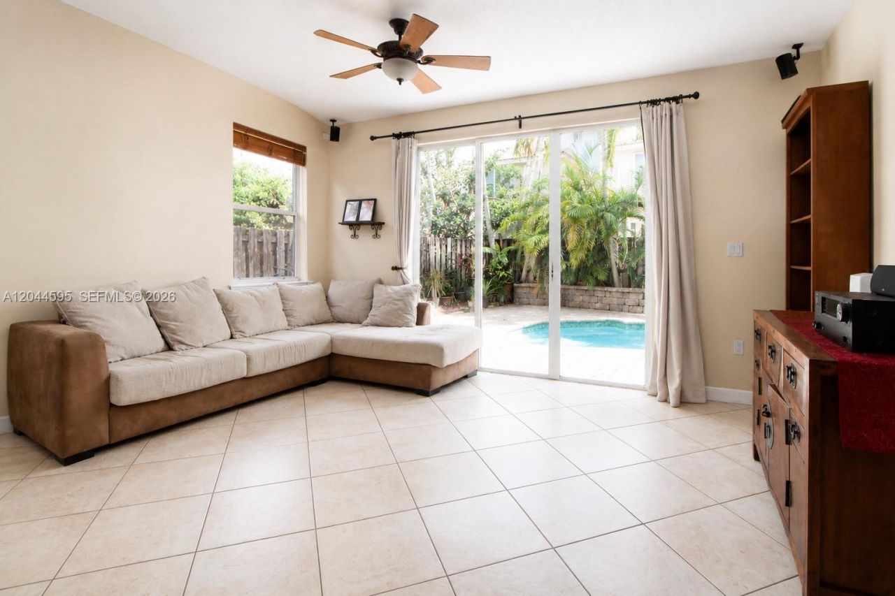 13989 SW 155th Ter , Miami, FL 33177 Photo