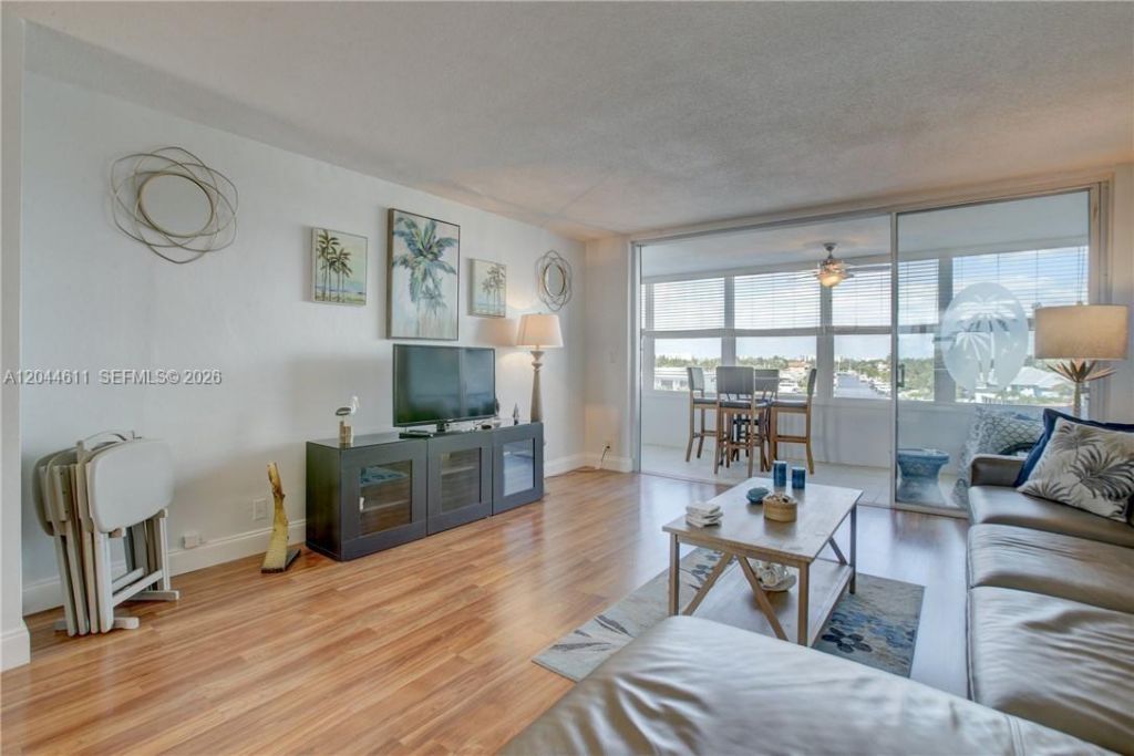 401 N Riverside Dr, Unit 504, Pompano Beach, FL 33062 Photo