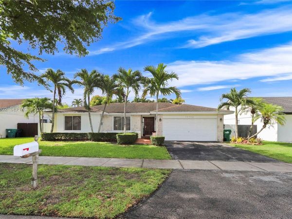 12730 SW 119th St , Miami, FL 33186