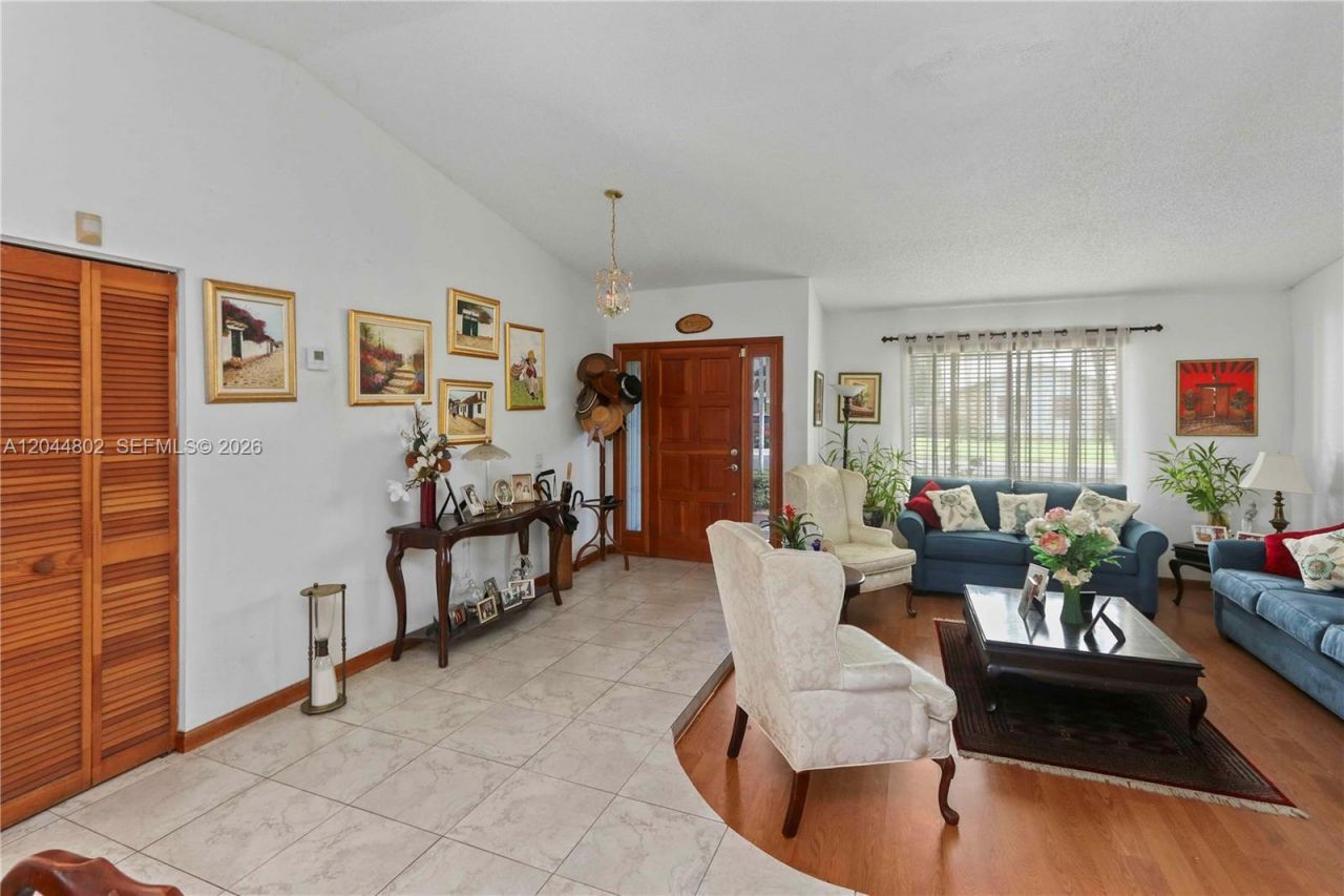 12730 SW 119th St , Miami, FL 33186 Photo