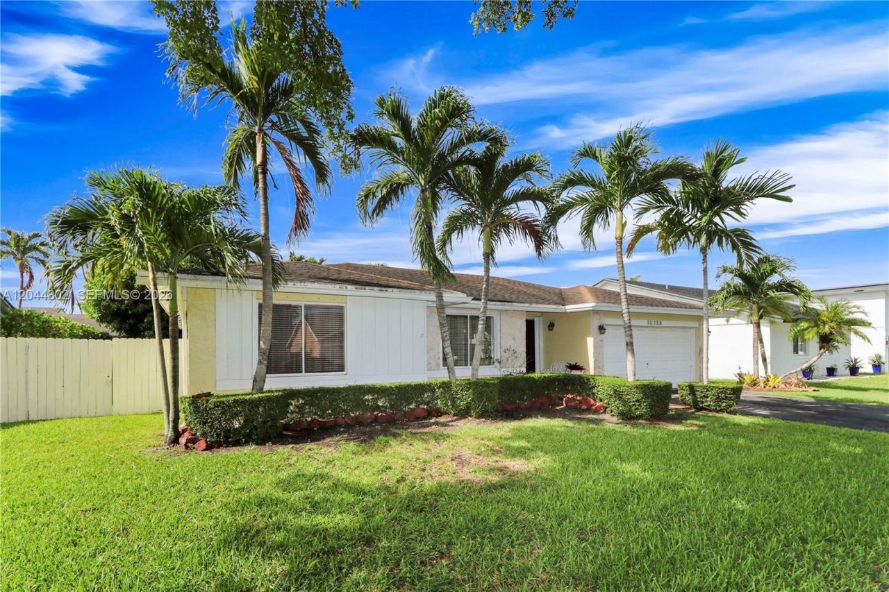 12730 SW 119th St , Miami, FL 33186 Photo