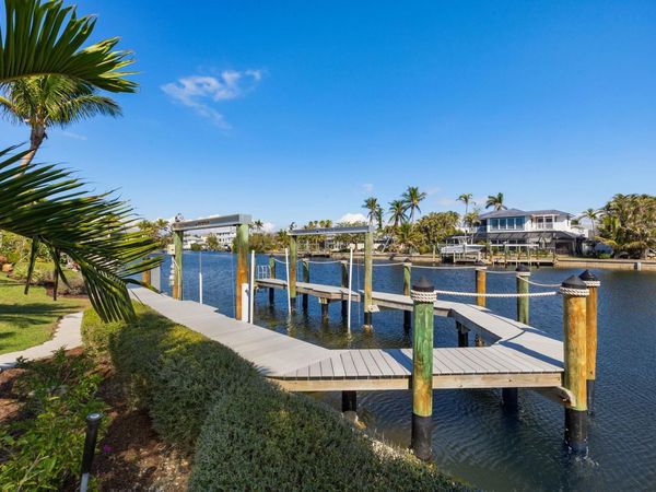 1674 Sabal Palm Dr, Sanibel, FL 33957
