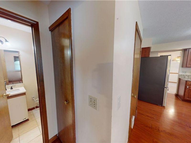 7420 Royalview Drive , Parma, OH 44129 Photo 6
