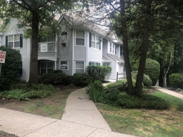 511 Chatfield Dr, Pequannock, NJ 07444