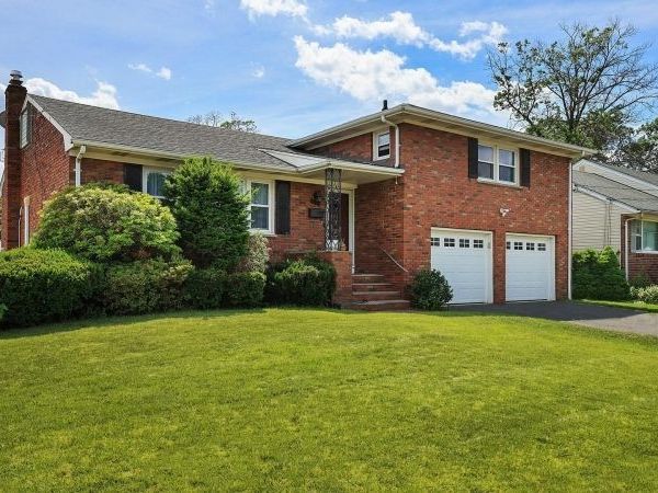2101 Orchard Ter, Linden, NJ 07036