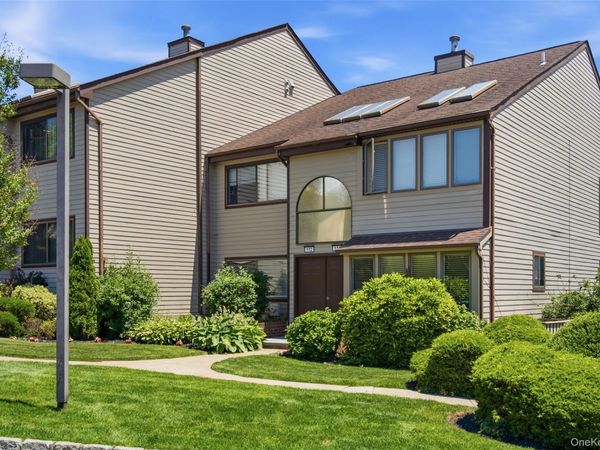 112 The Glen , Unit 112, Glen Head, NY 11545