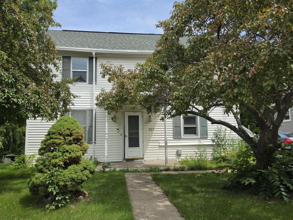 921 NEWELL, Muscatine, IA 52761