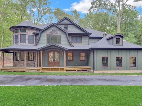 301 Old Mill Road, Saint James, NY 11780