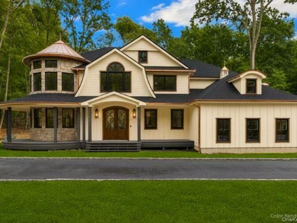 301 Old Mill Road, Saint James, NY 11780