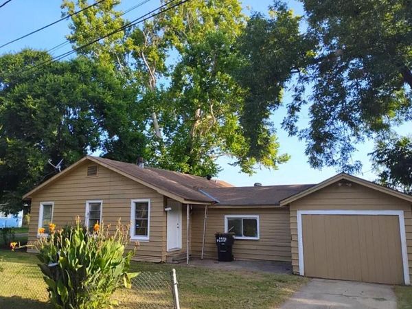 401 Berry Street , Bossier City, LA 71111