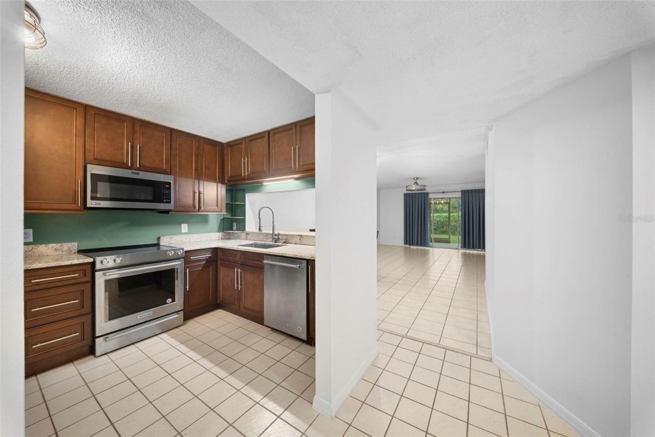 7761 Jewel Lane, Unit 102, Naples, FL 34109 Photo