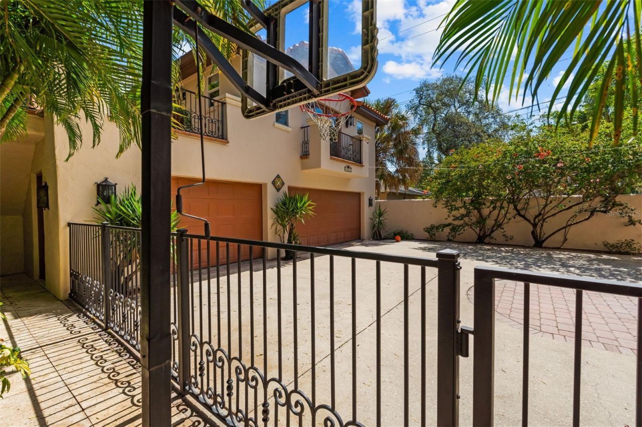 4803 W Woodmere Road, Tampa, FL 33609 Photo